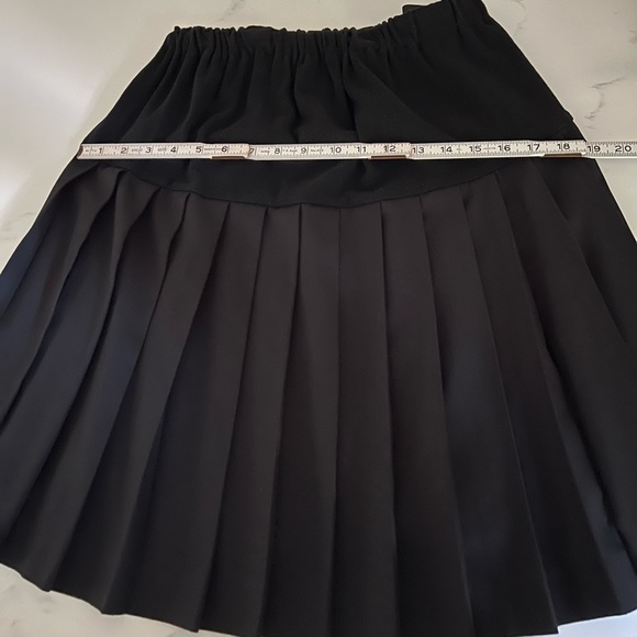 Rhonda Maternity black pleated skirt - Picture 11 of 14